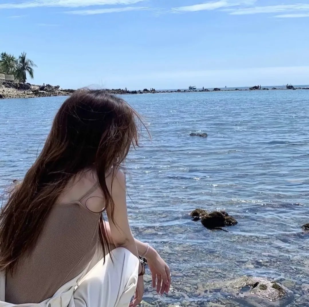 村里来了个直播女神
